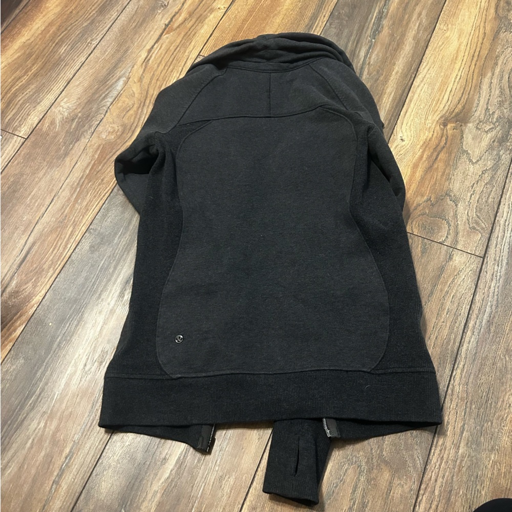 Lululemon Jacket - Picture 4 of 9